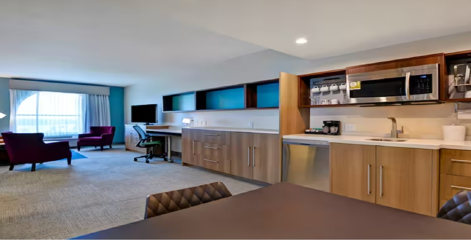 2 BEDROOMS, SUITE, KING AND QUEEN BED