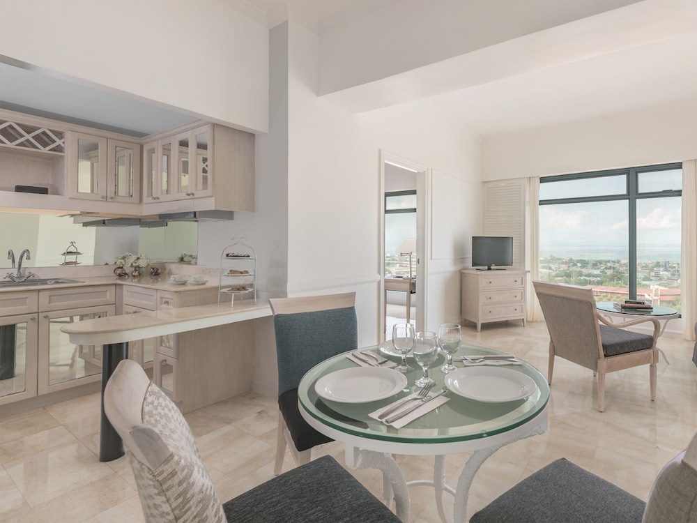 Vivere Suites 48/62