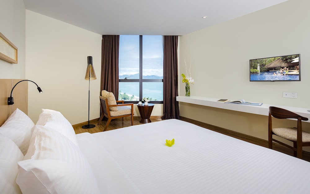 Starcity Bayfront Nha Trang Hotel 54/76