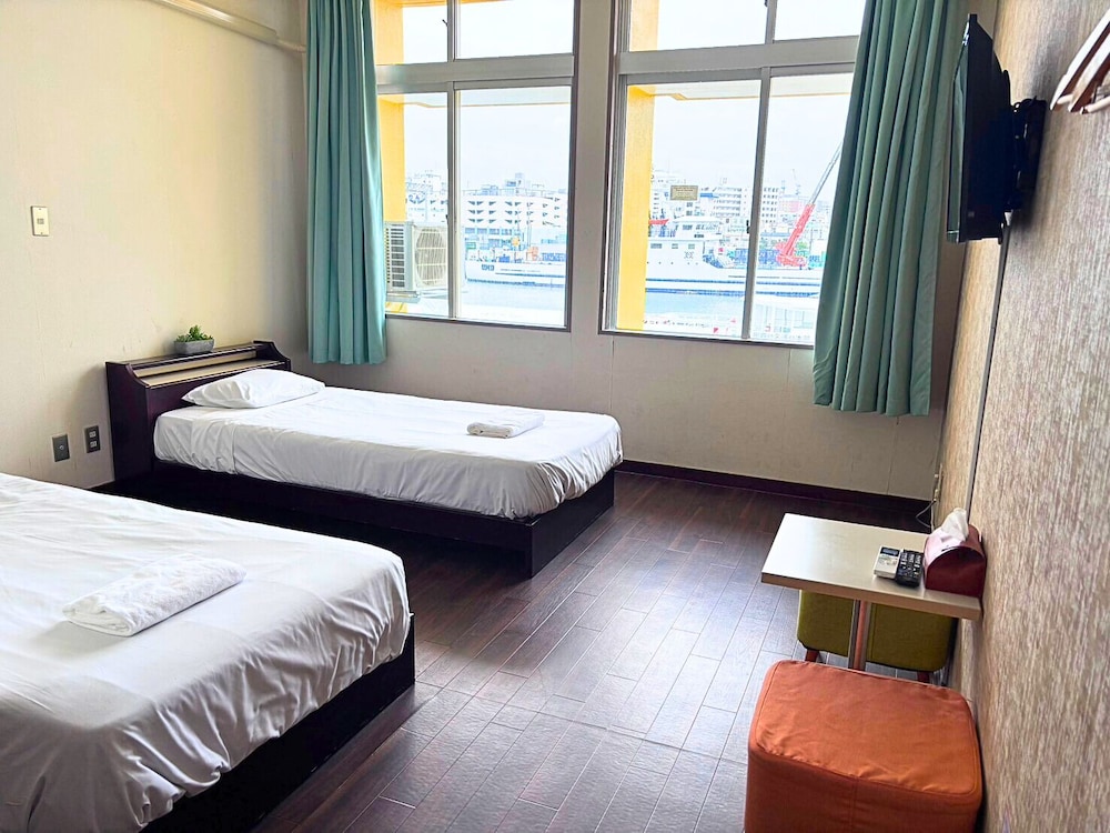 ROOM, TWIN BEDS, PRIVATE BATHROOM