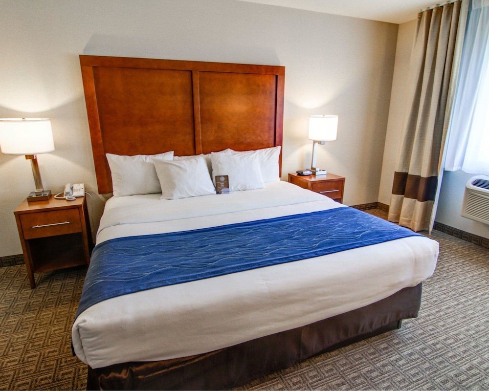 Comfort Inn & Suites Near Temecula Wine Country 14/30
