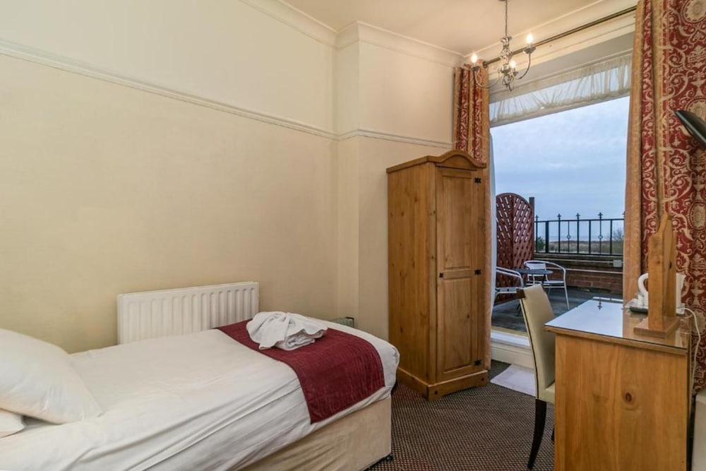 Skegness OYO Royal Hotel 21/60