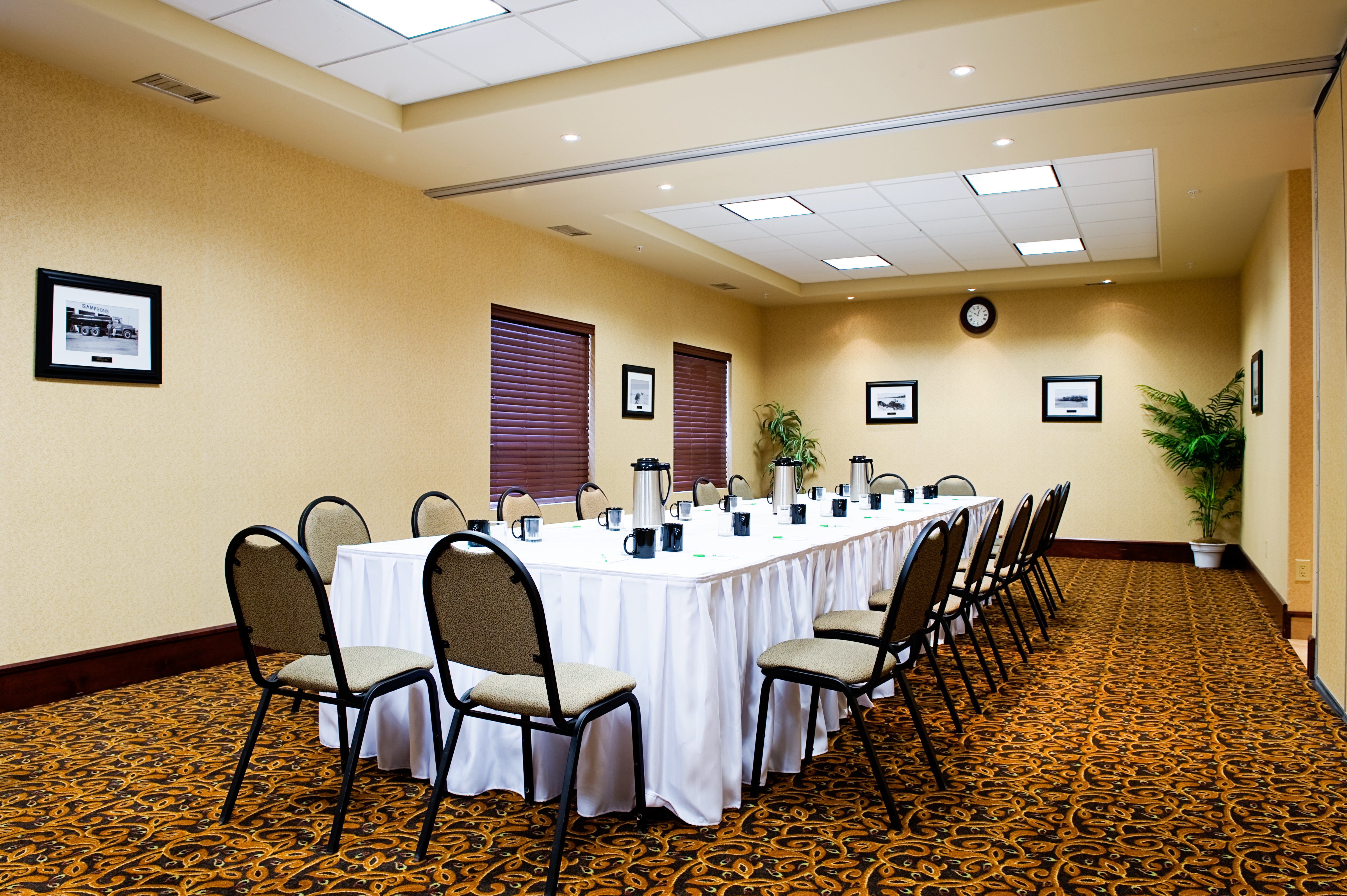 Holiday Inn Hotel Suites Lloydminster 59/65