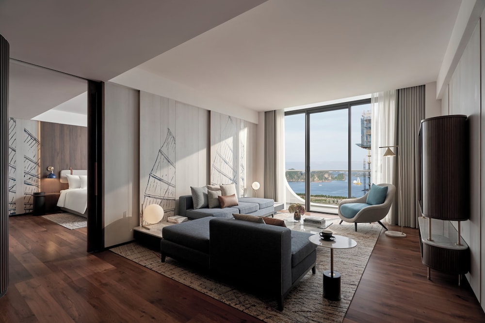 The Yacht Hotel by DC 30/50