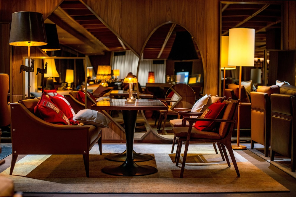 Schweizerhof Zermatt Hotel 75/81