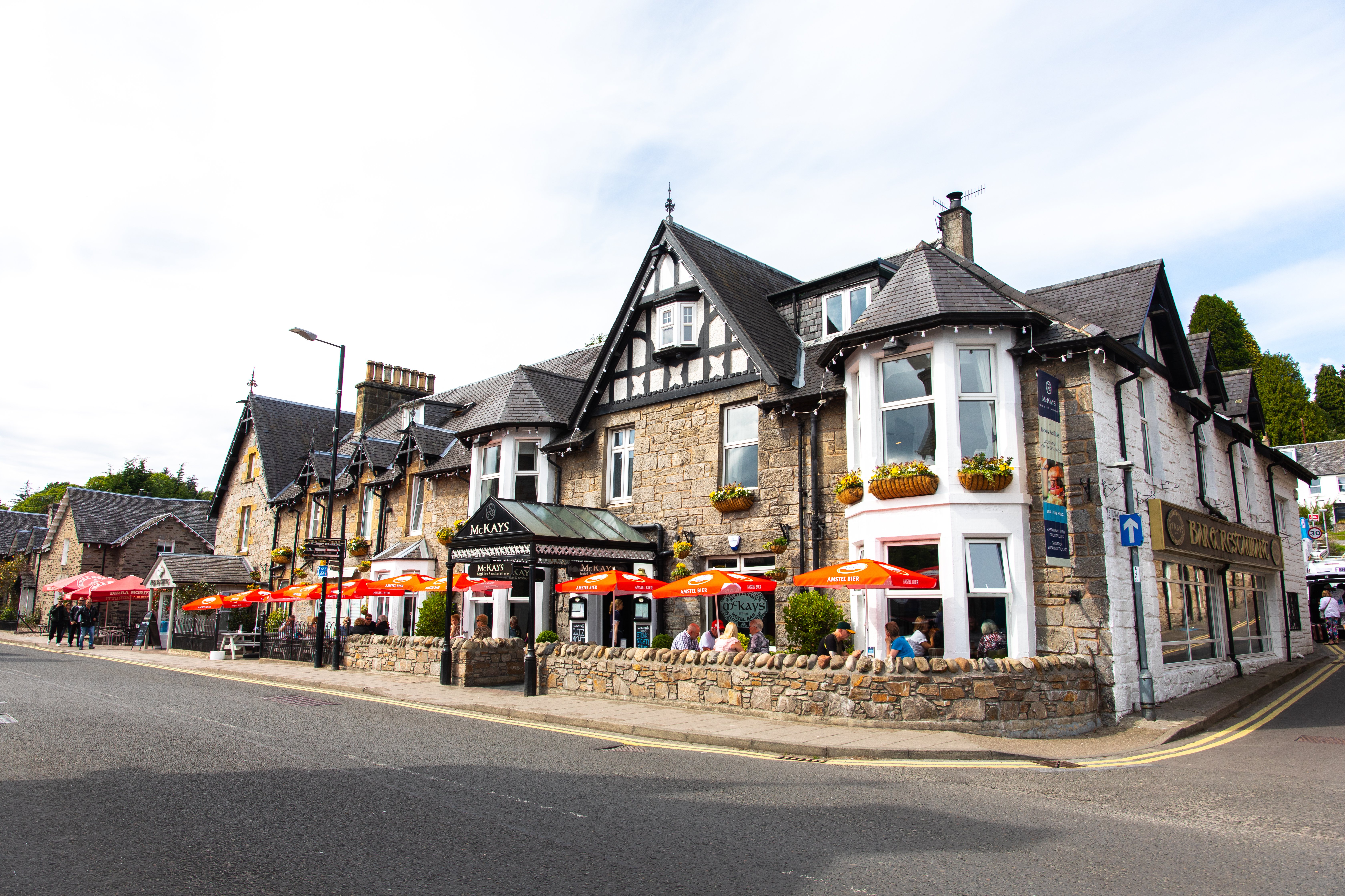 McKays Hotel Bar & Restaurant 31/33