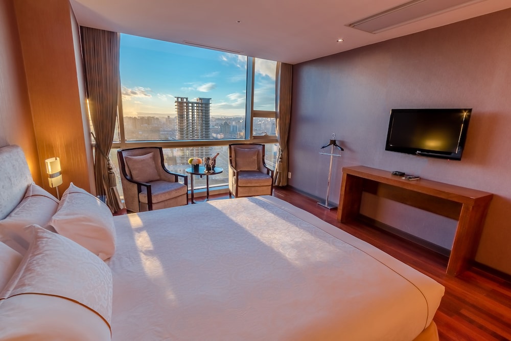 Blue Sky Hotel Tower 32/80