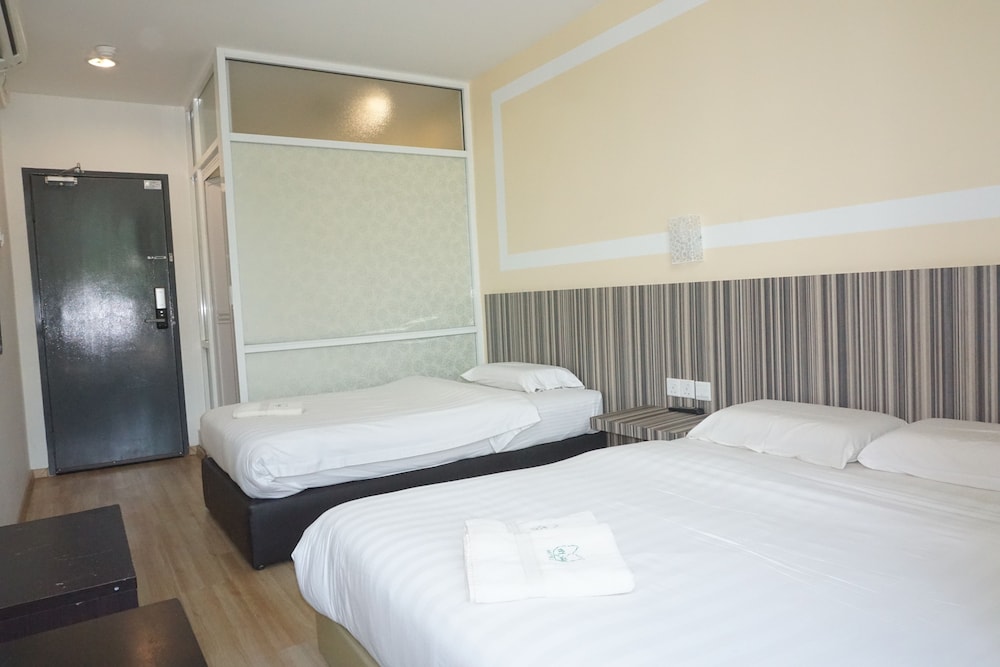 FAMILY, QUADRUPLE, 2 QUEEN BEDS, CITY VIEW