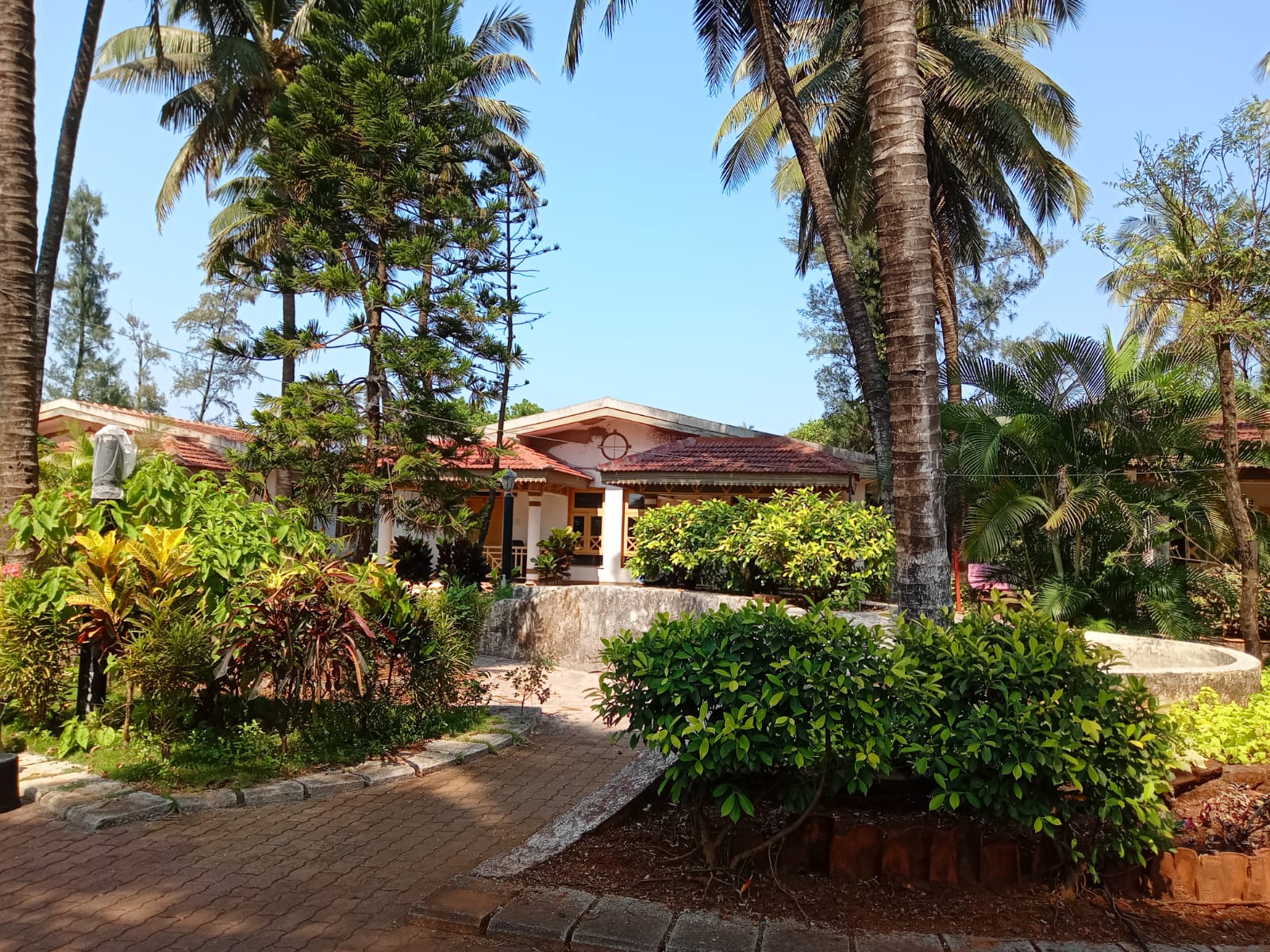 Golden Swan Beach Resort 15/17