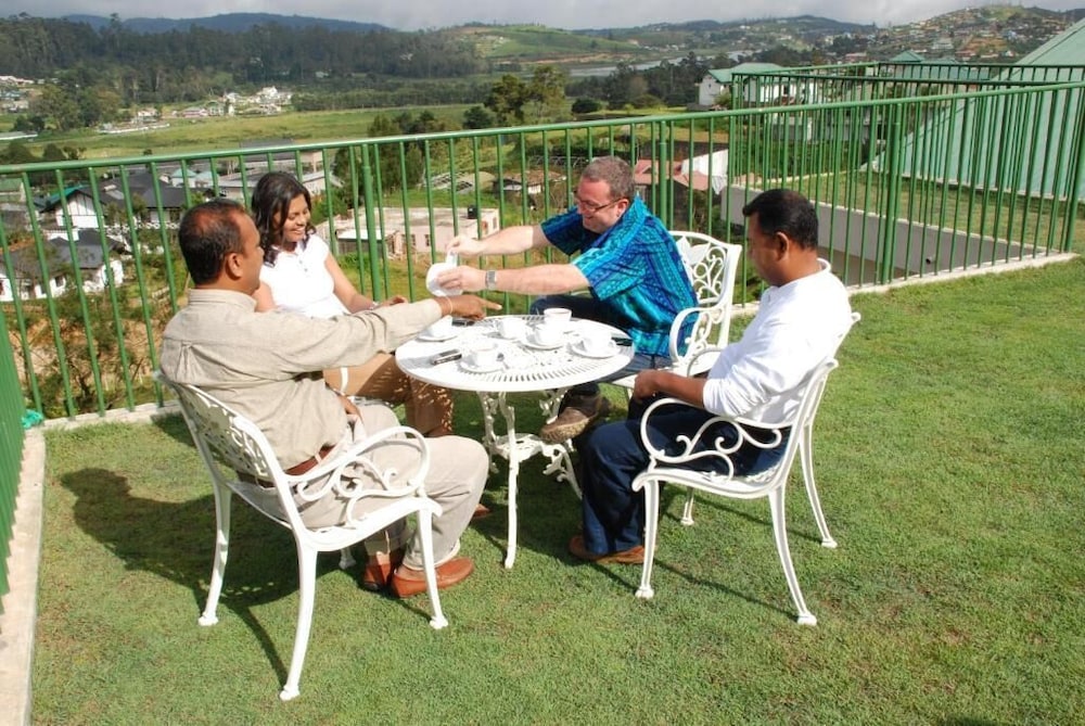 Tea Bush Hotel 29/71