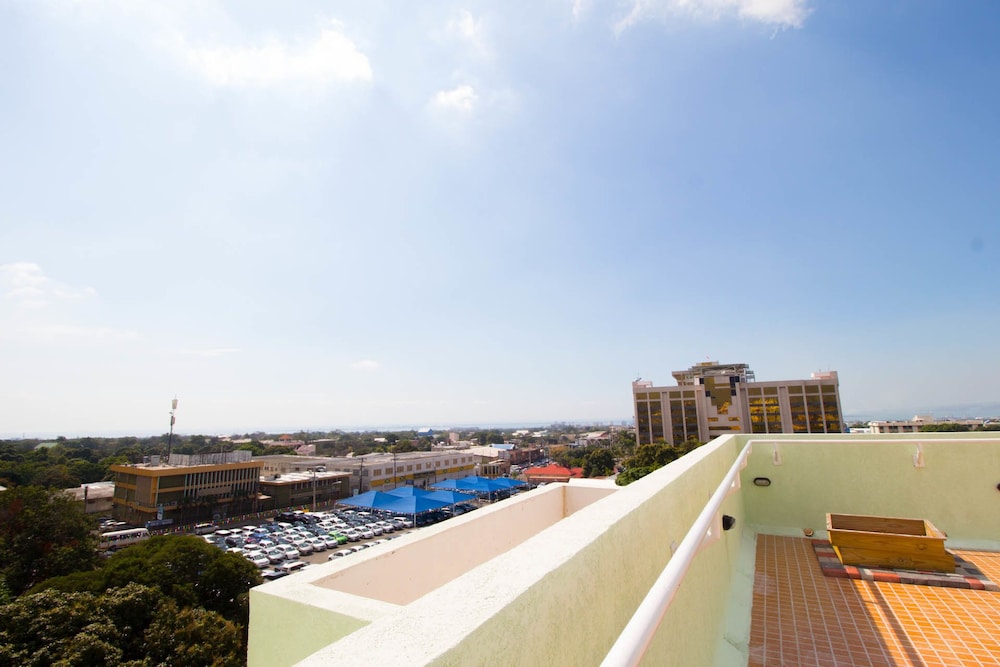The Bailey's New Kingston Suites 18/23