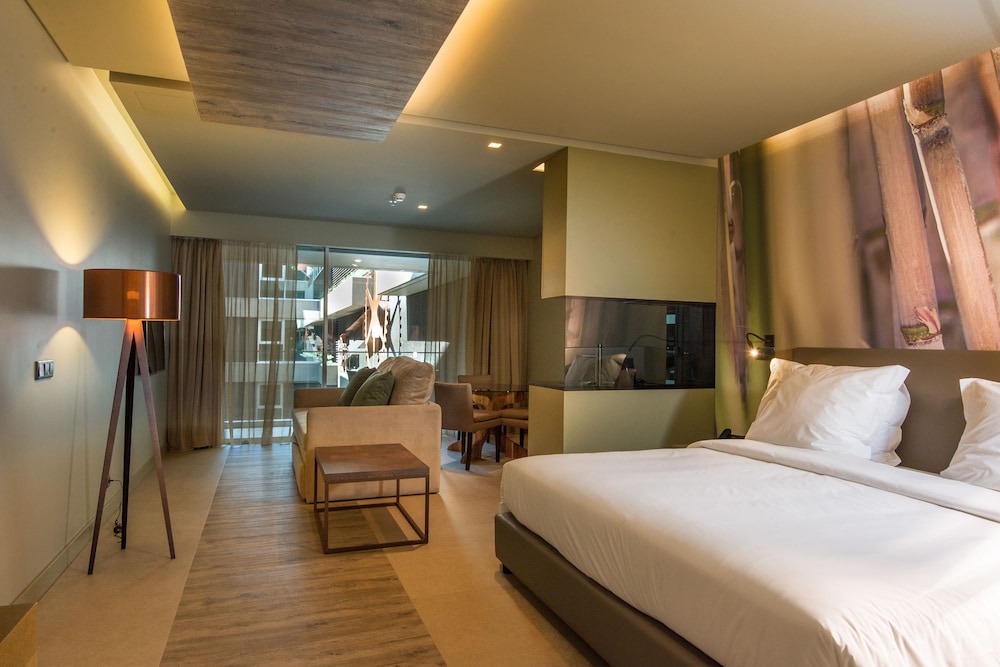 Courtyard, Suite, Single Bed, Sofa