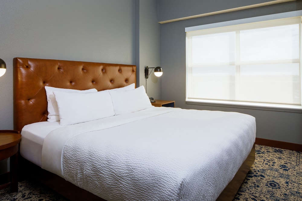 Four Points By Sheraton Louisville Airport 8/27