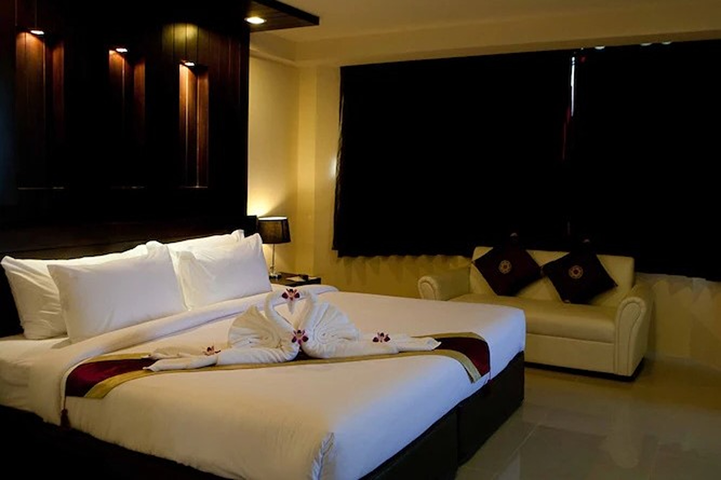 Sun City Pattaya Hotel 18/40