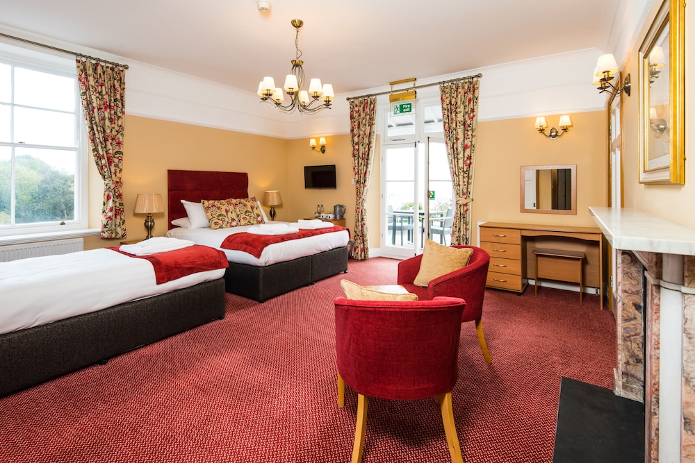 Cliffden Hotel 34/66