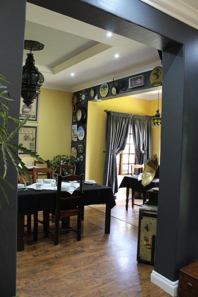 Danlee Overnight Accomodation 25/50