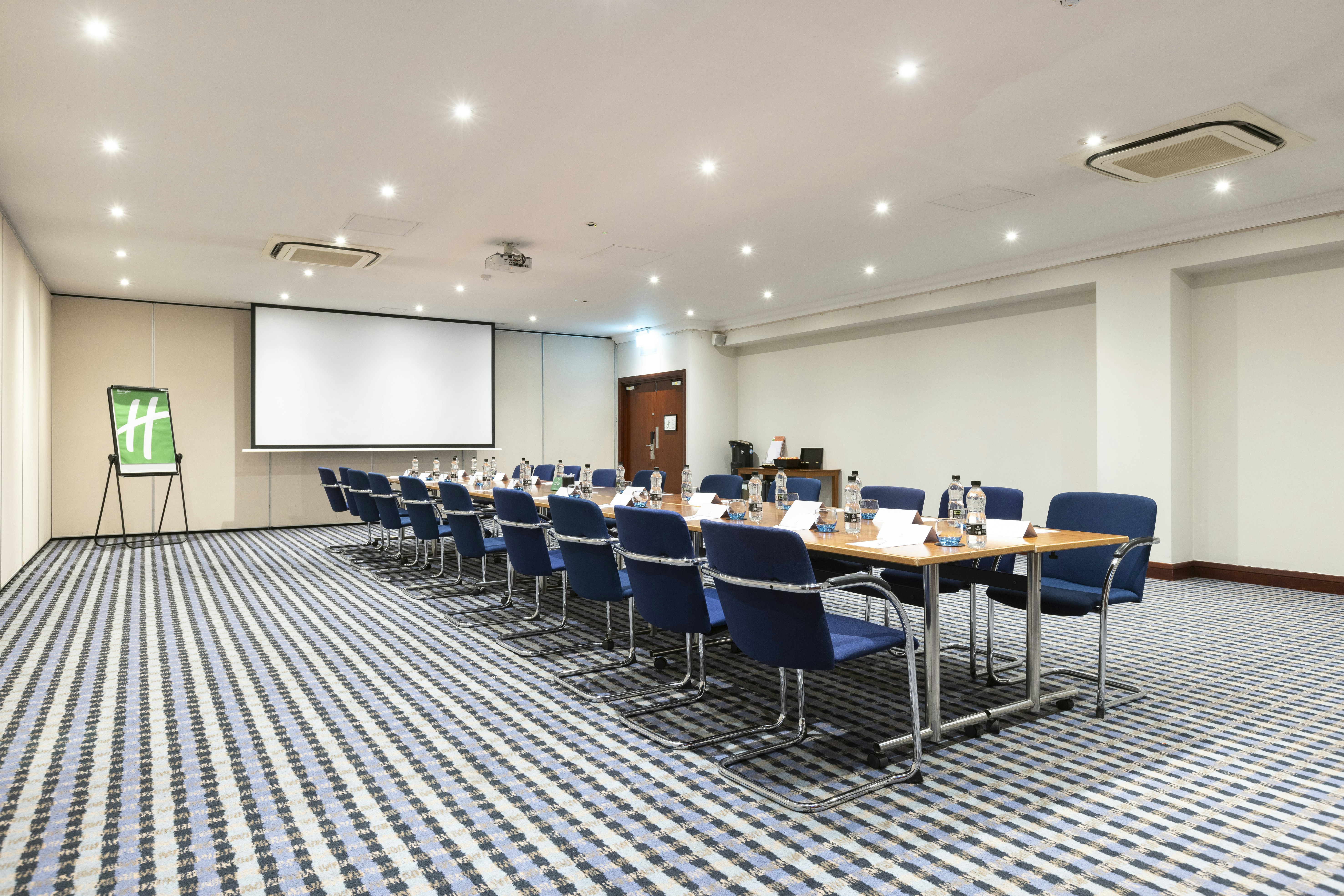 HOLIDAY INN GLASGOW AIRPORT 69/80