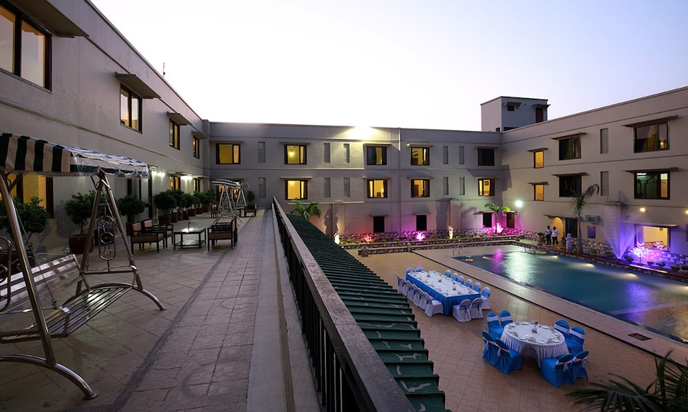 Hotel Uday Residency 34/39