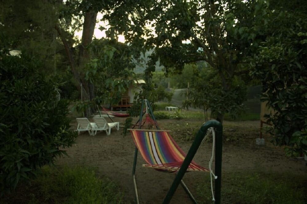 Secret Garden Bungalows & Tent Hotel 16/26