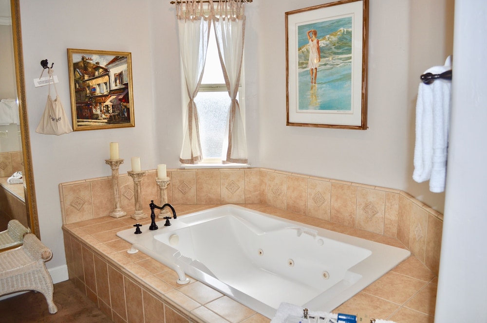 Cayucos Sunset Inn Bed and Breakfast 47/50