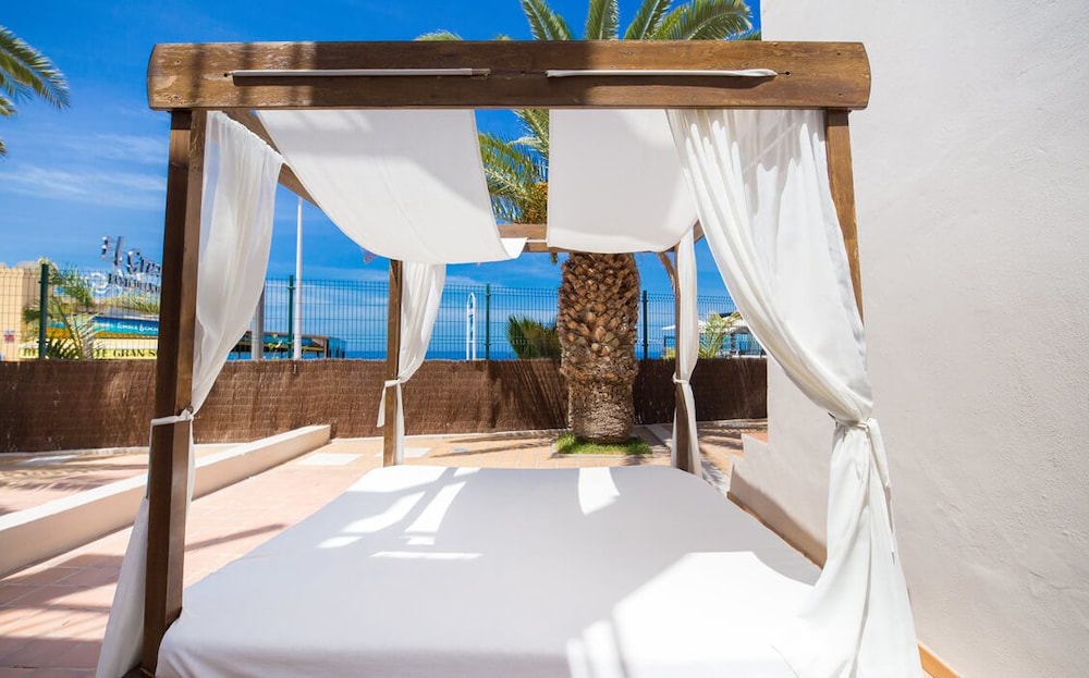 Los Olivos Beach Resort 33/60