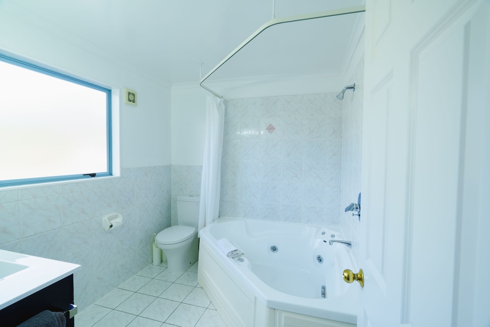 Anchorage Motor Lodge 42/43