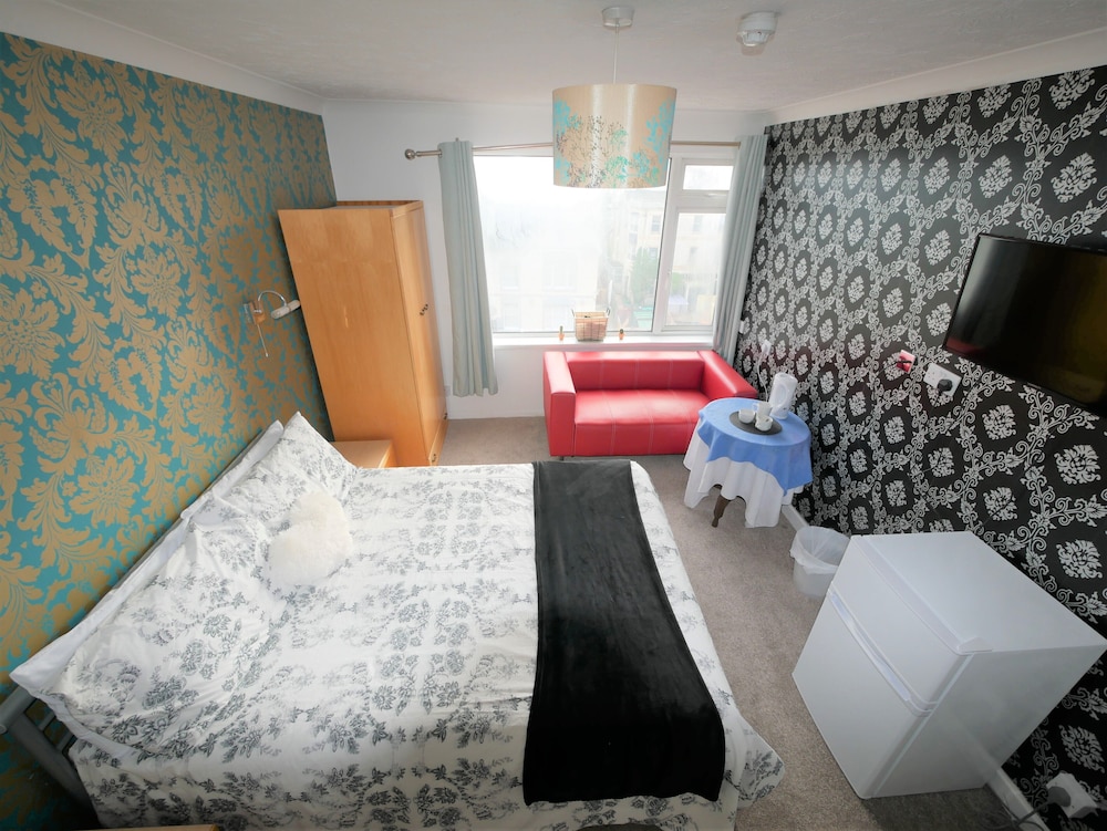 DELUXE, DOUBLE BED