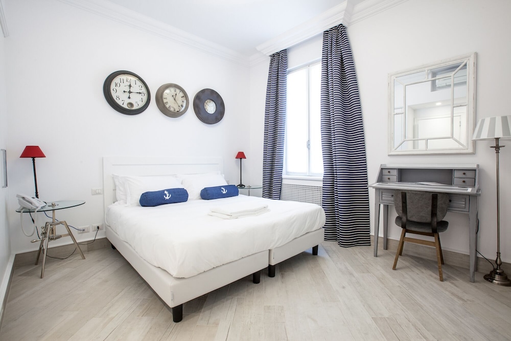 Marina Hotel Charming Rooms 14/47