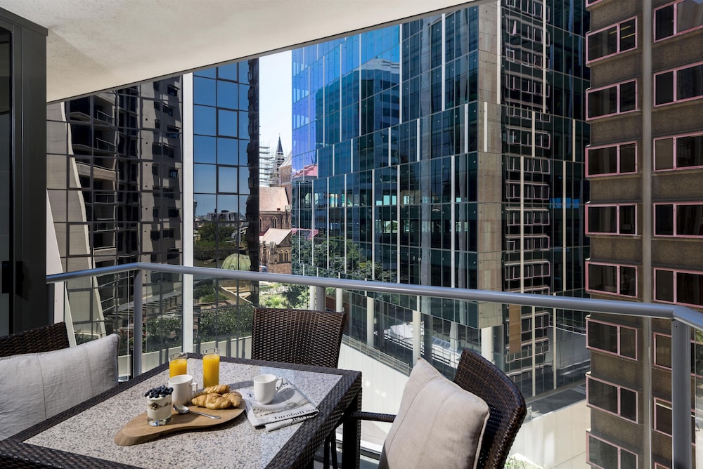 Oaks Brisbane Aurora Suites 54/74