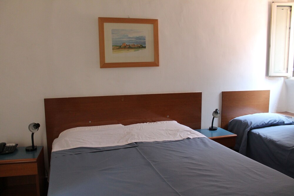 Hotel Pomezia 5/28