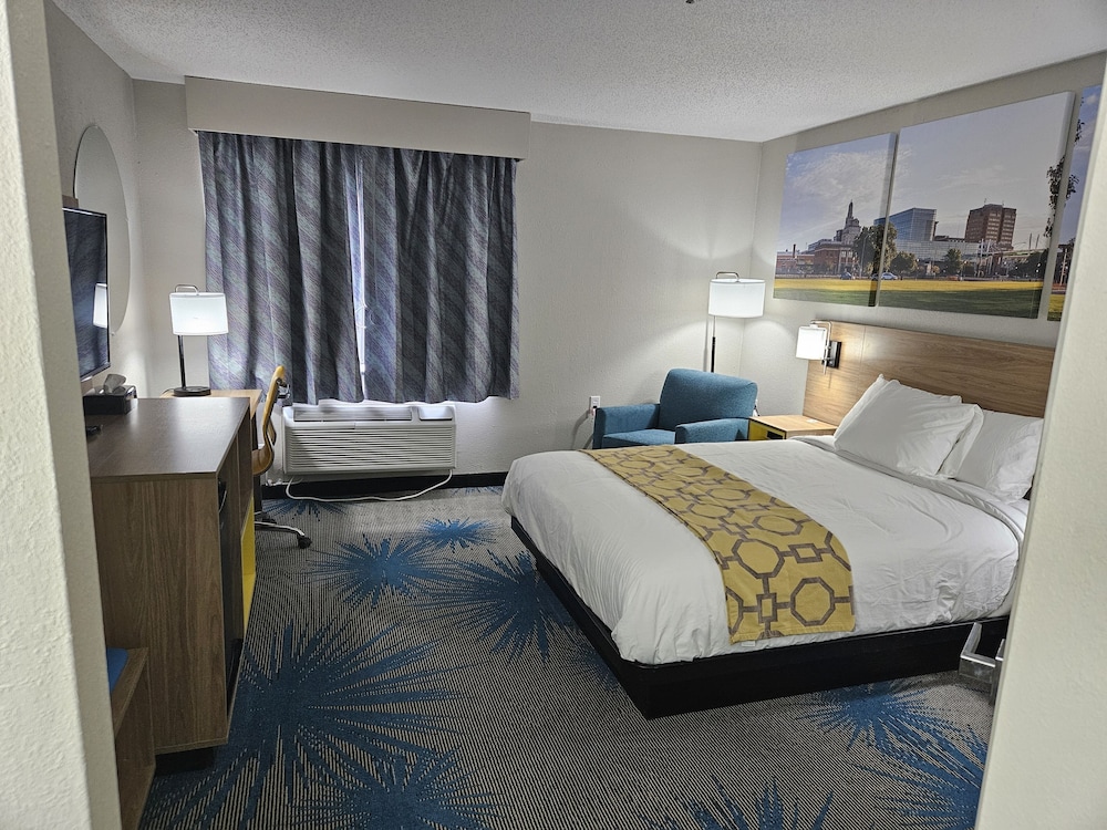 Days Inn by Wyndham Davenport 18/50