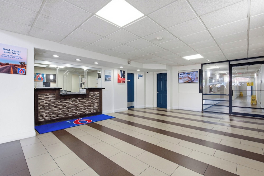 Motel6 Washington, DC 13/66