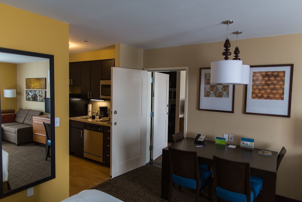 TownePlace Suites by Marriott Lancaster 40/50