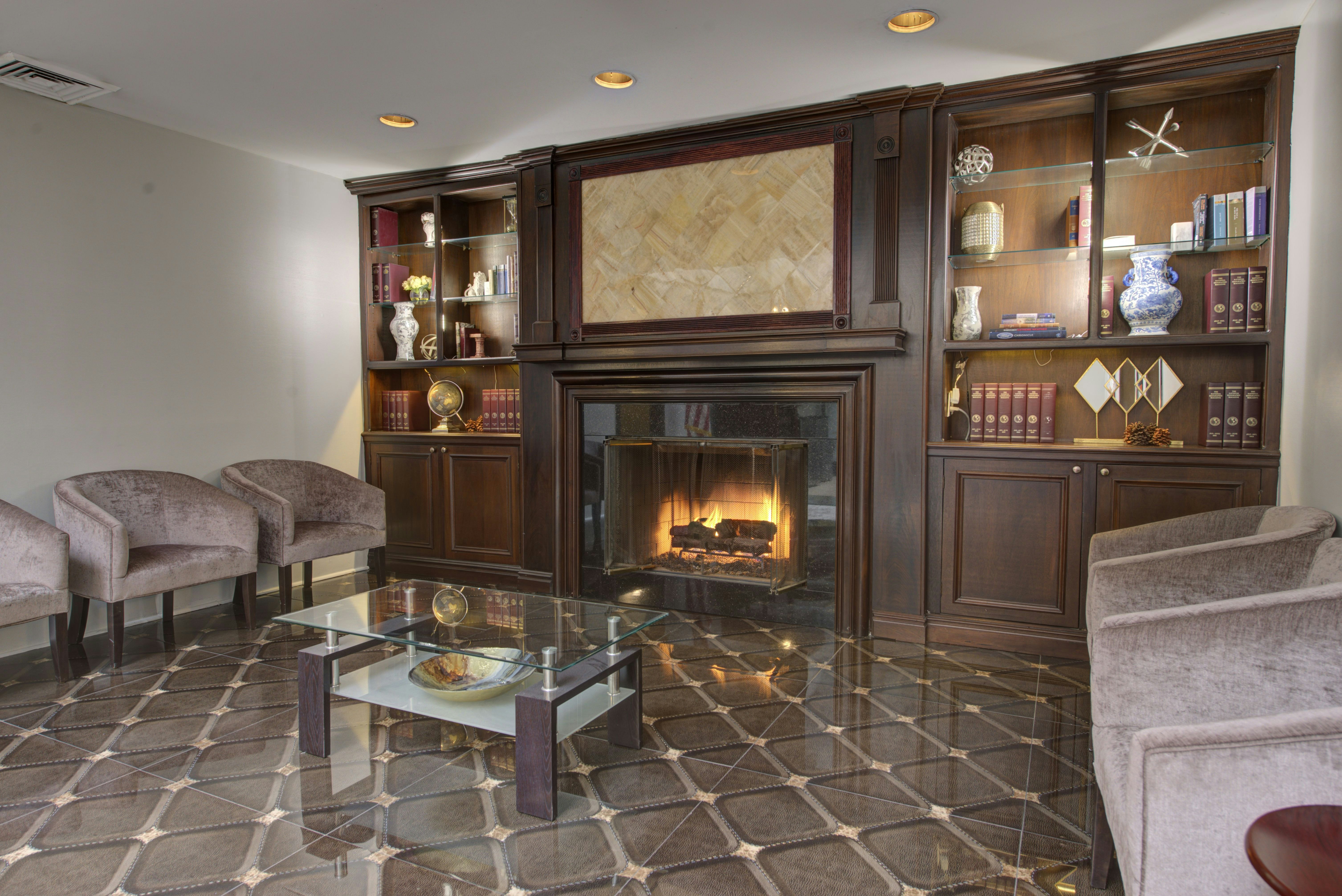 The Roslyn, Tapestry Collection by Hilton 1/50