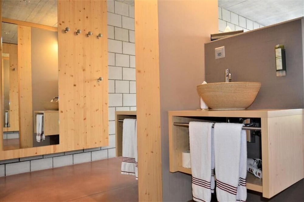 Hotel Seaside ABZ Spiez 36/39