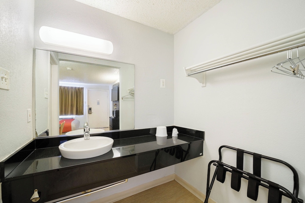 Motel6 San Antonio, TX - Fort Sam Houston 60/61