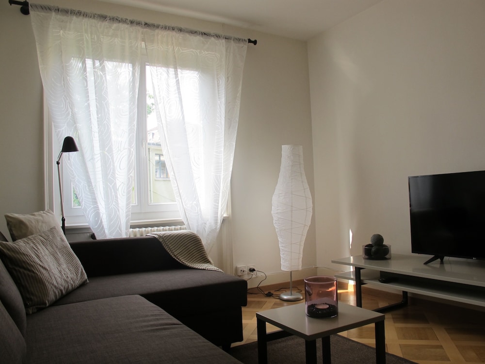 Newly Furnished Apartments In Zurich 27/50