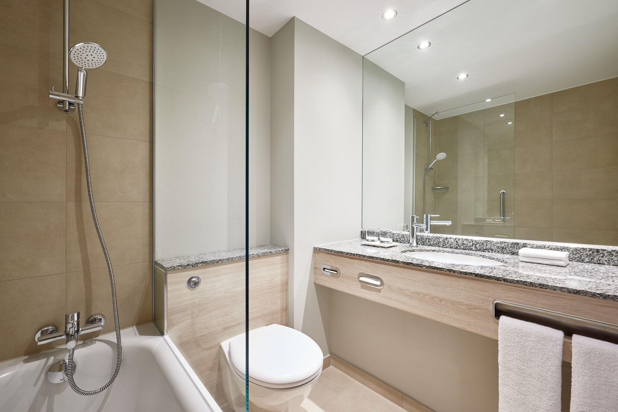 Standard, Twin Beds, Courtyard by Marriott Magdeburg 4/4