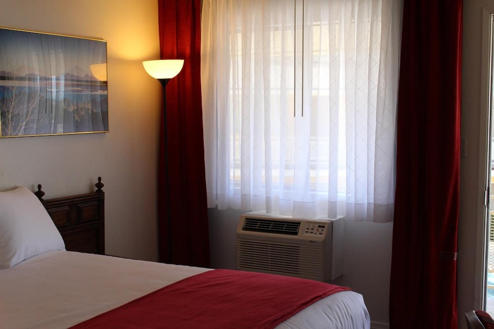 Sovana Inn 11/25
