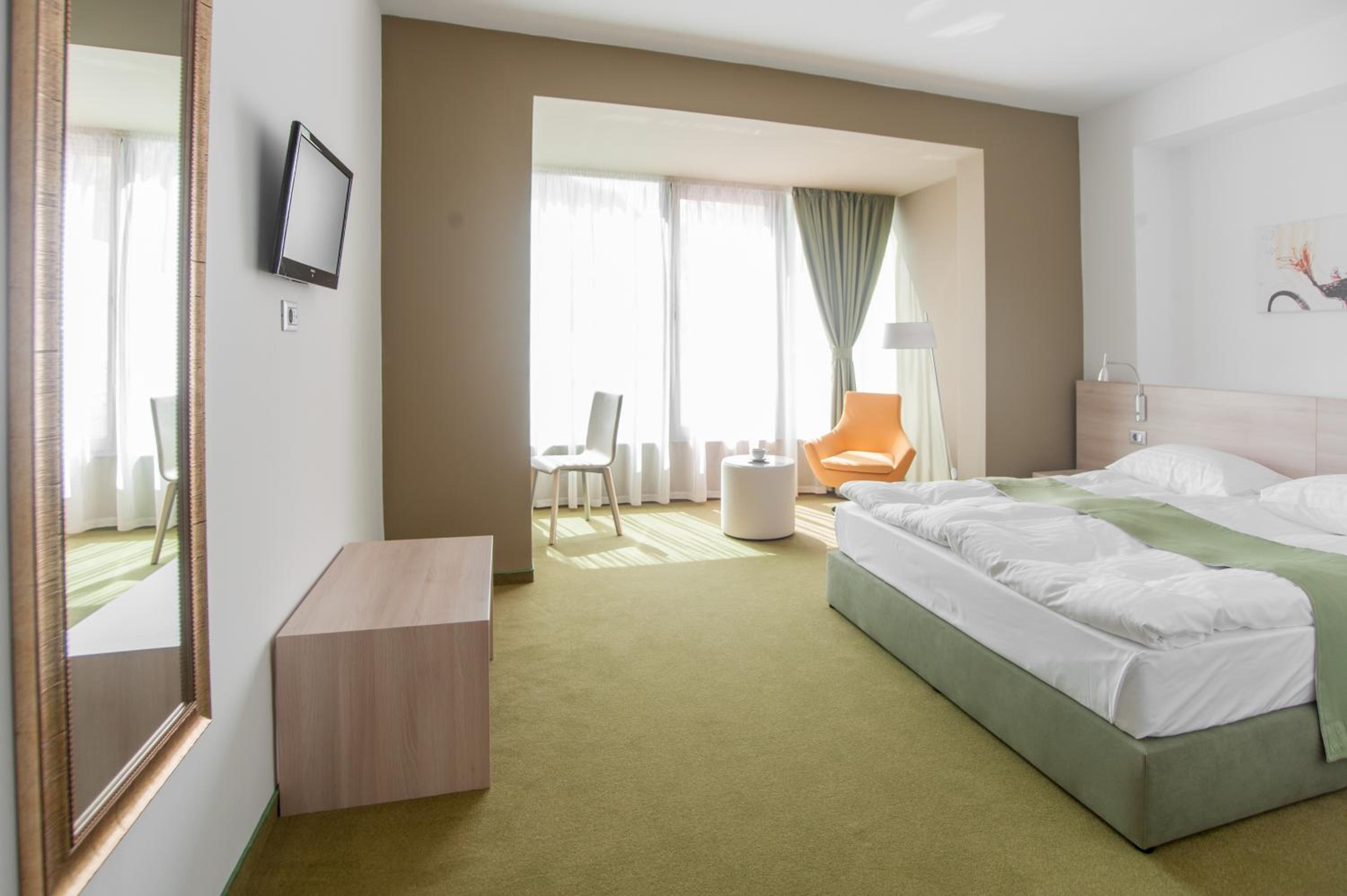 SUPERIOR, DOUBLE BED