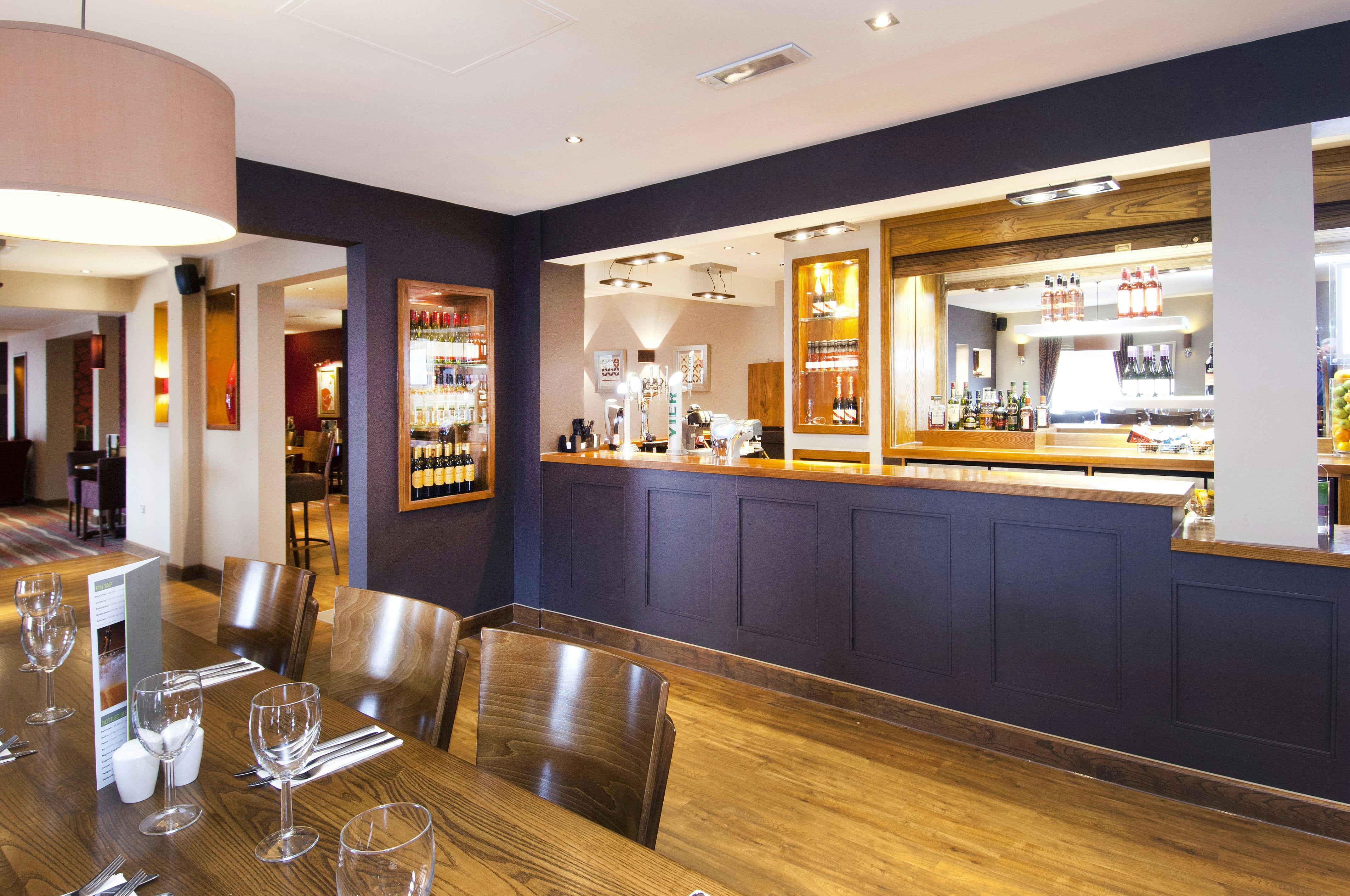 PREMIER INN HIGH WYCOMBE CENTRAL 30/40