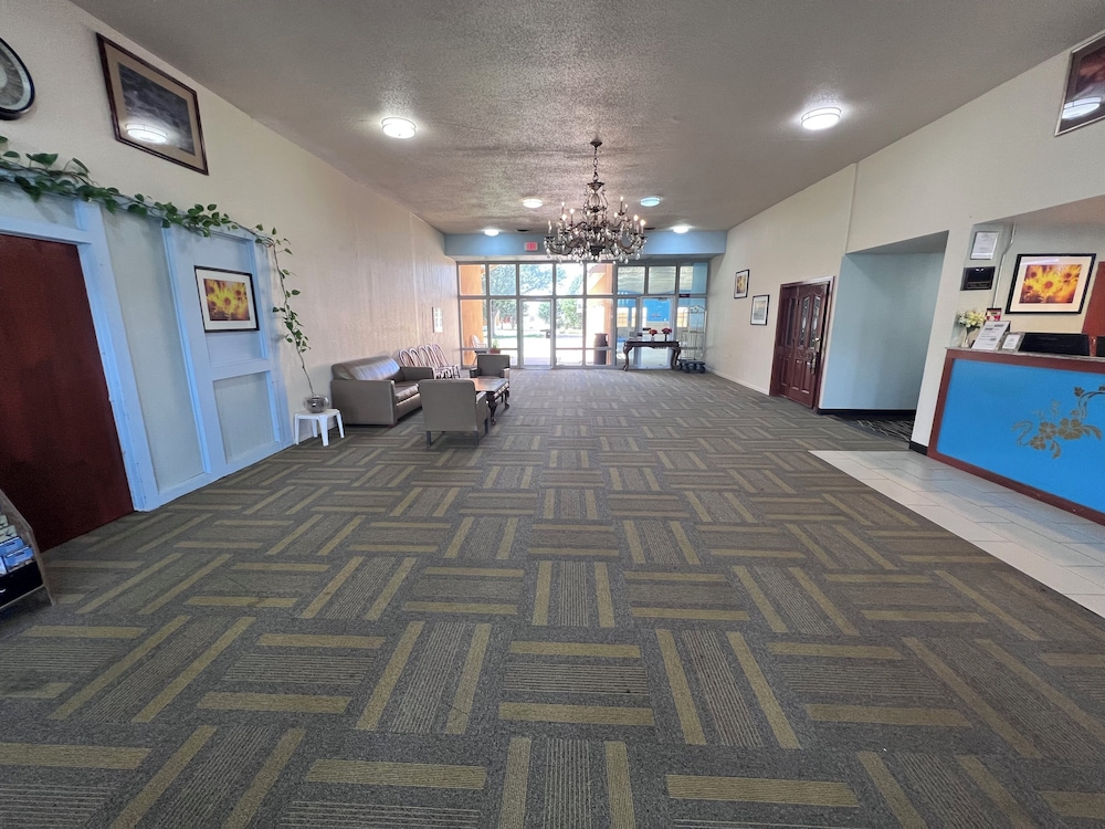 Colby Inn and Suites 22/25
