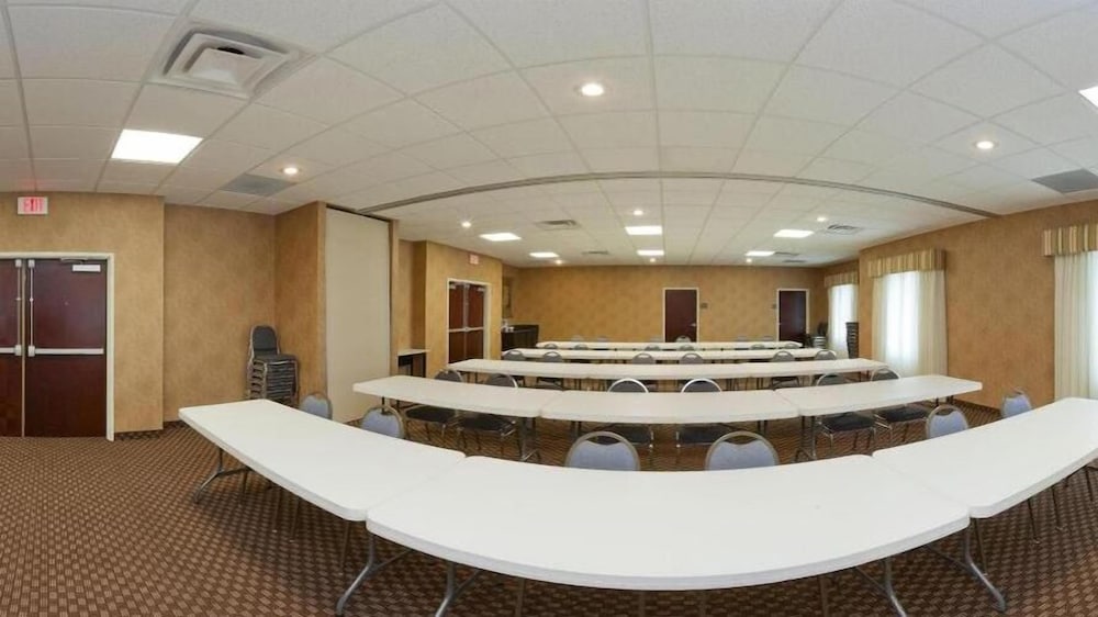 Holiday Inn Express Hotel Suites Frankfort 14/74