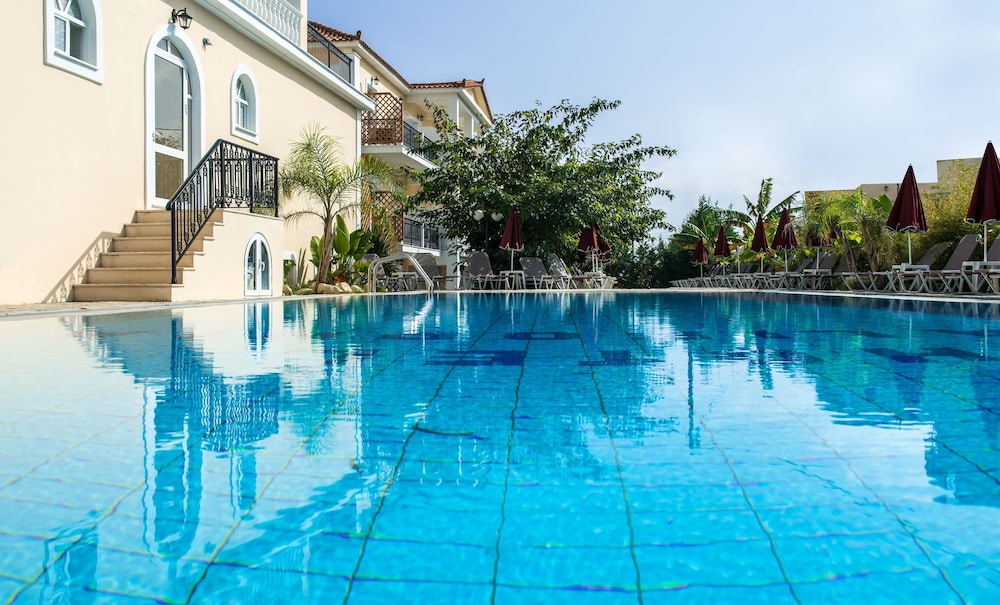 California Beach Hotel - Adults Only 22/48