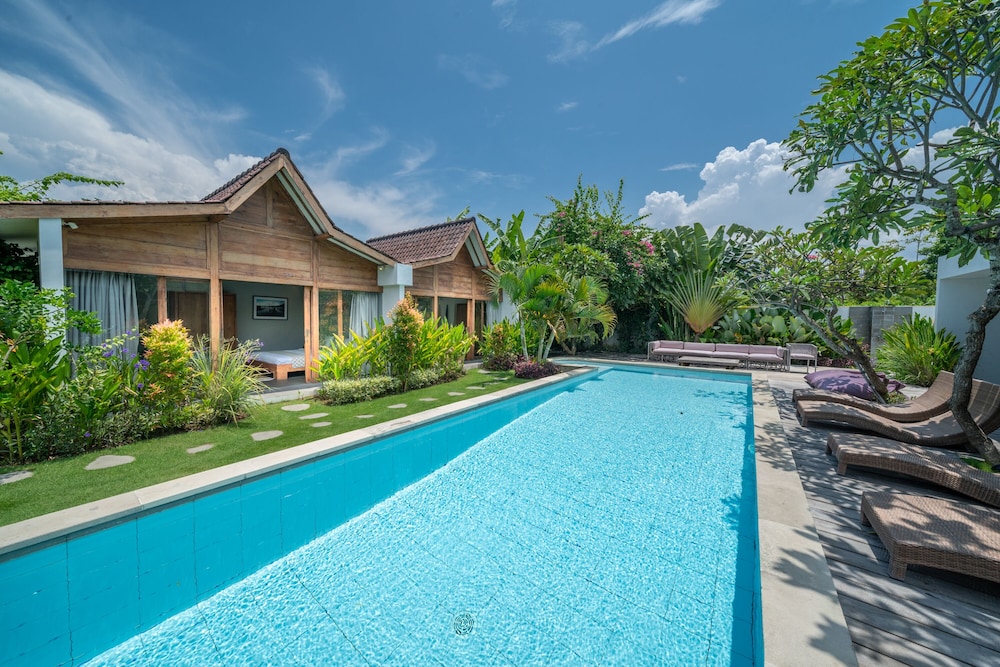 Villa Nahema 37/50