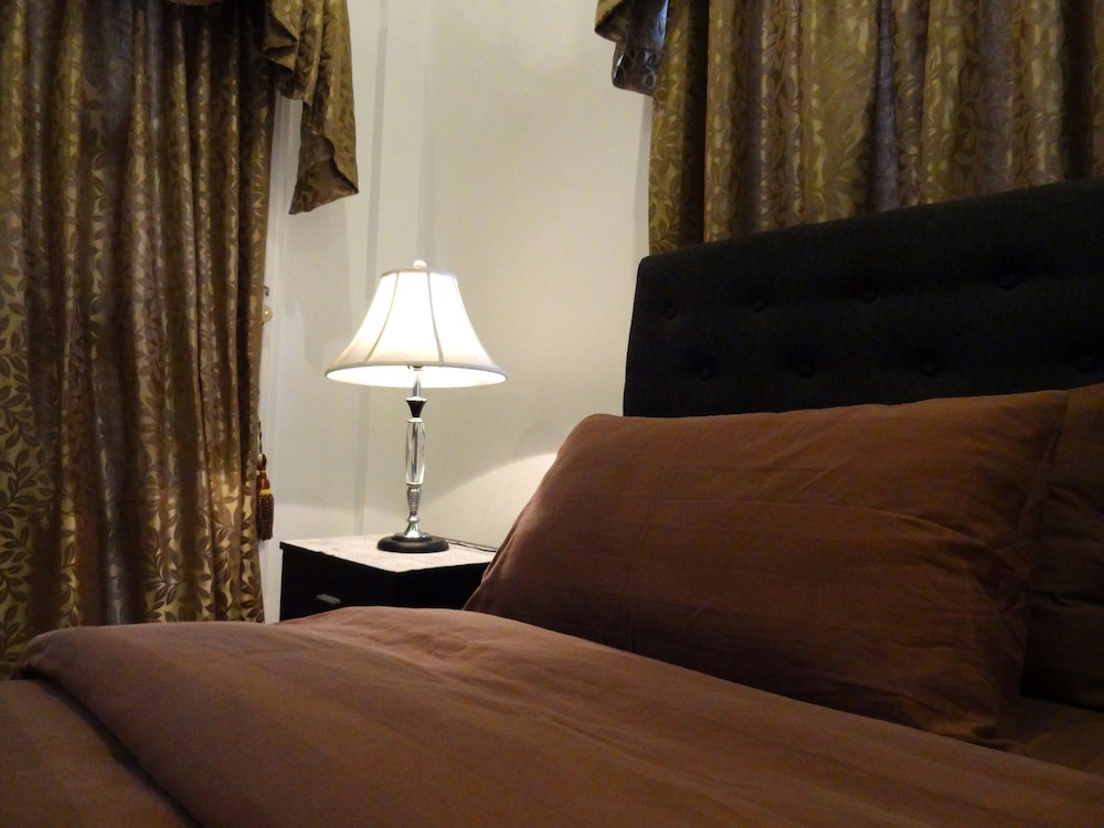 The Executive Villa Inn & Suites 21/60