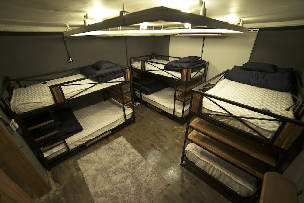 That House - Hostel 35/57