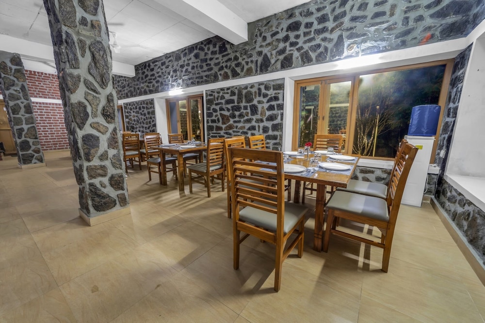 Zac's Valley Resort 35/48