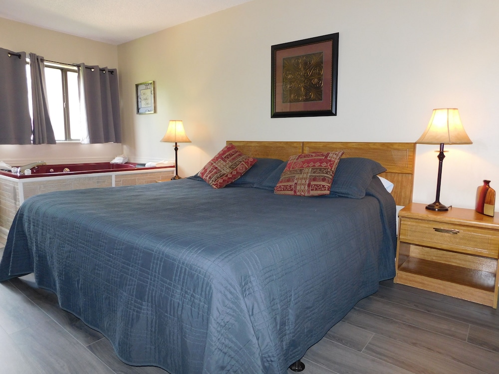 Laurel Inn Condominium 14/50