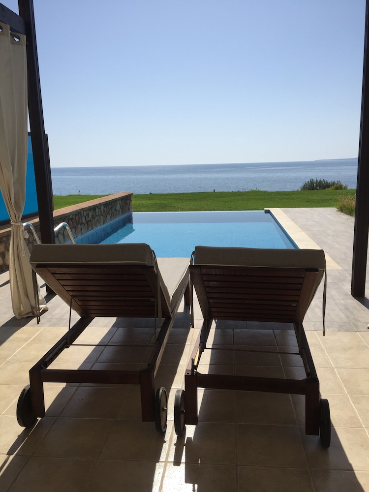 Al Mare Villas 60/67